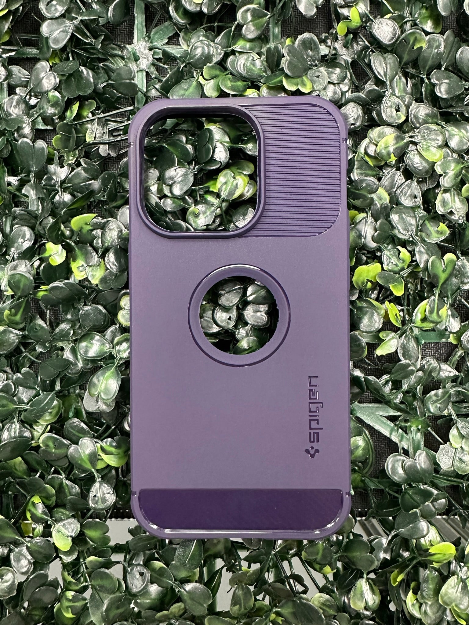 Spigen Rugged Armor Series Case (iPhone 12 - 14 Pro Max)